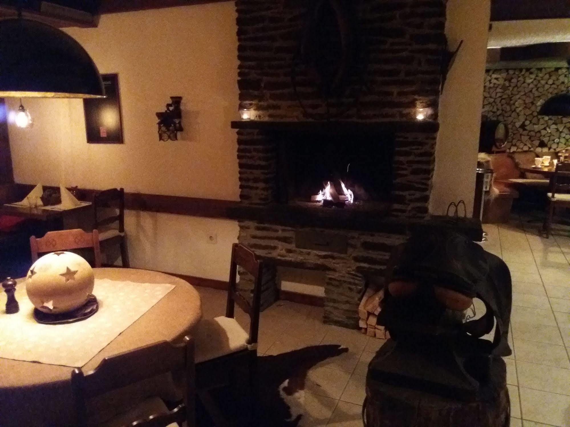 Hotel Schmitta Fiesch Ngoại thất bức ảnh