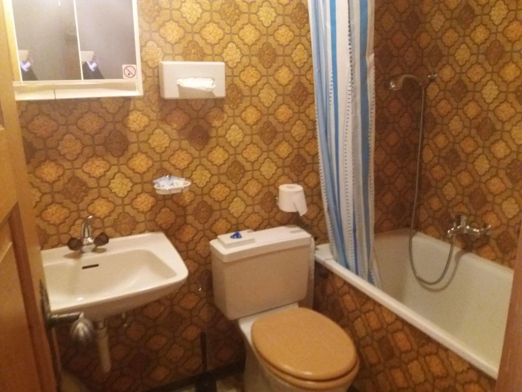 Hotel Schmitta Fiesch Ngoại thất bức ảnh