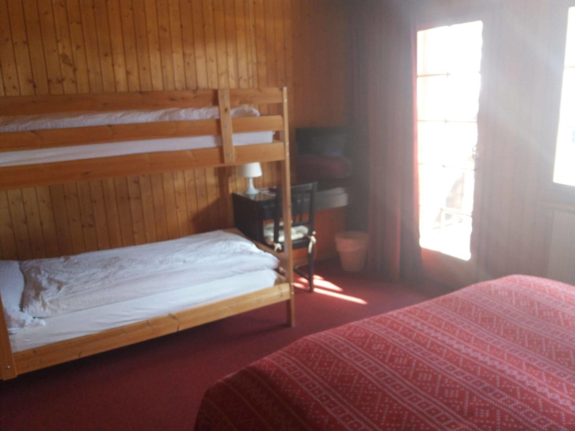 Hotel Schmitta Fiesch Ngoại thất bức ảnh